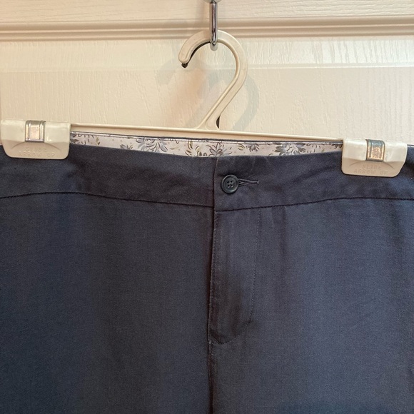 Ellen Tracy Sport. Wide leg dress pant in Gray. Size 12. Fit like 14-15 NWOT - Picture 5 of 5